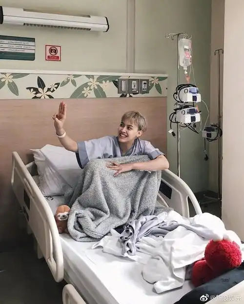 禁忌女孩尤里扮演者仍在脑肿瘤治疗期