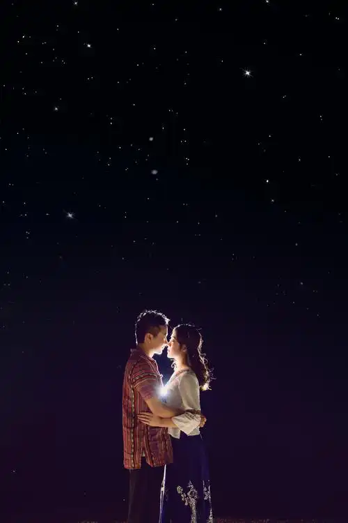 英仙座流星雨光临地球不容错过的星空婚纱照让人心动不已