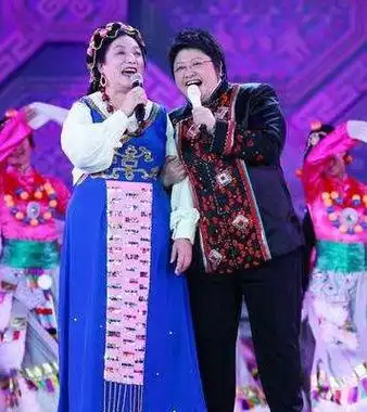 是出名歌手韩红的亲生母亲雍西小我材料,也是出名的藏族女高音歌唱家