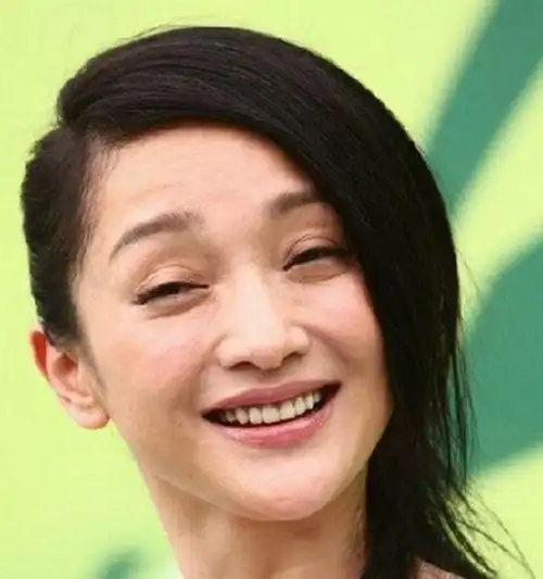 女星大笑时的模样,杨幂笑起来比哭都还难看