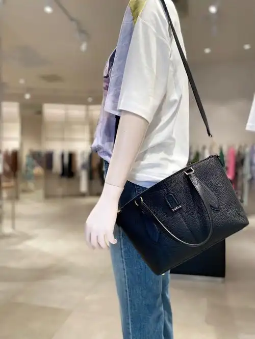 芙拉女士手提包