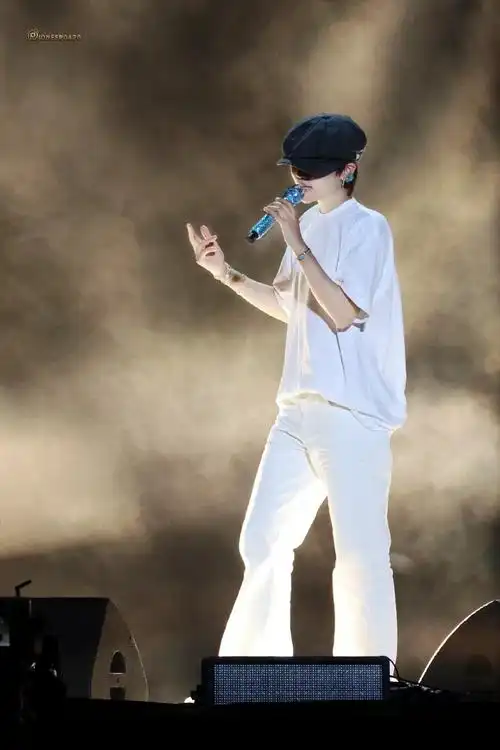 刘雨昕美好星球音乐节