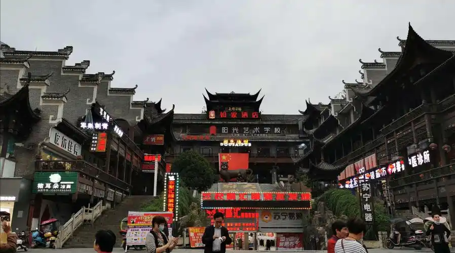 老城区的大庸府城曾是历史上人文资源的集中地.