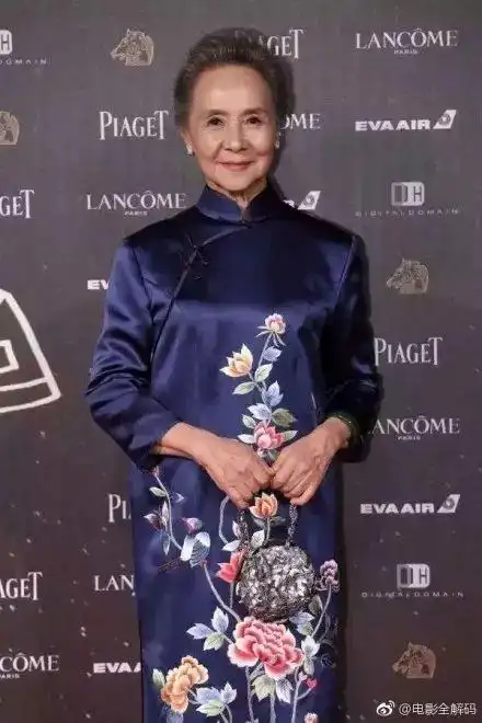 80岁国民奶奶活的宛如18岁少女精致才是女人最高级的性感