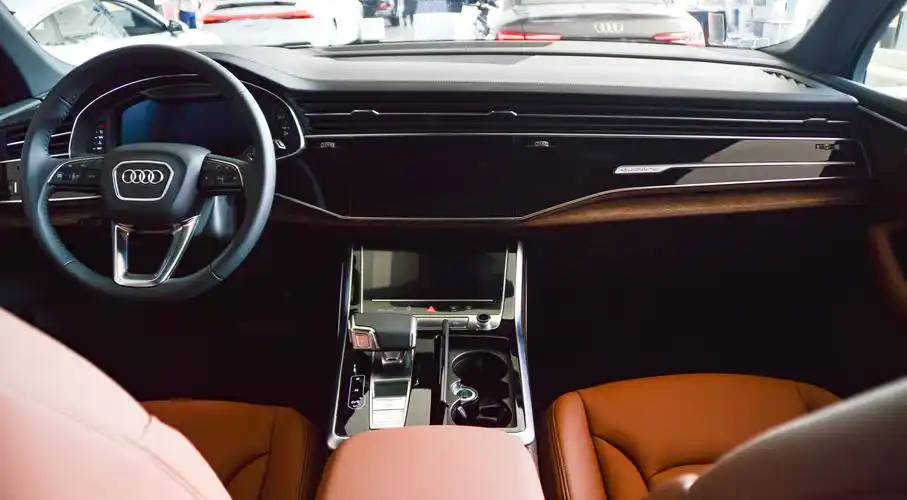 88万,全新奥迪q7到店实拍