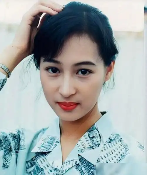 "第一古装美人"黎美娴:梁朝伟却不愿提及,今39岁嫁豪门太受宠|曾华倩