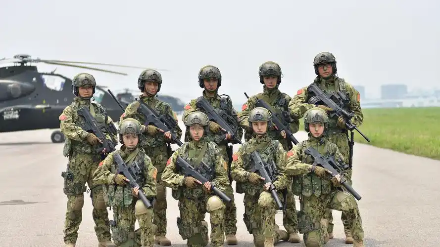 《我是特种兵之火凤凰》高清桌面壁纸