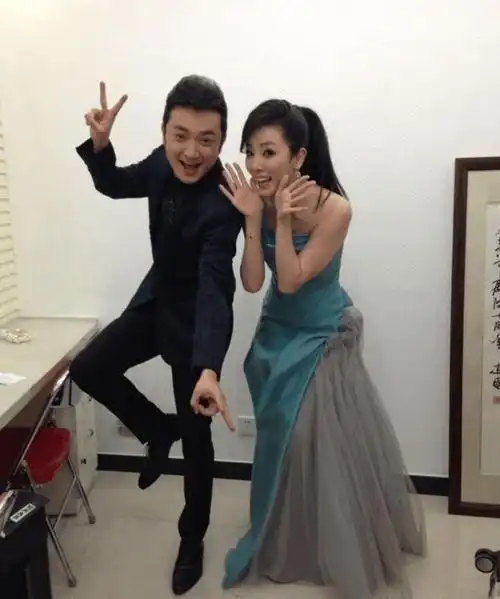 32岁李思思坦言4年生2胎真相神秘老公是大学初恋理工男