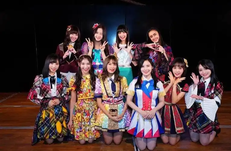 地,东京的爱豆养成文化可谓是金字塔顶端,这次邀来akb48 china女团,为