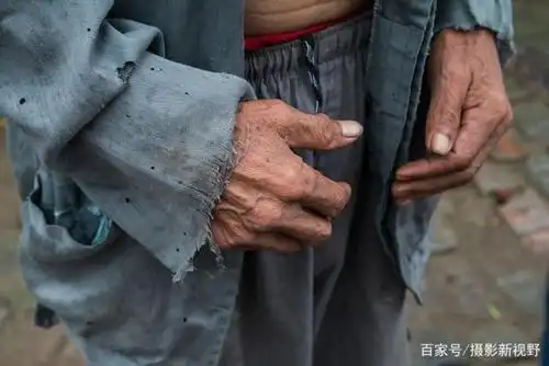 豫冀交界一个贫困村,竟有这么多贫困户,县里五个单位进村来帮扶