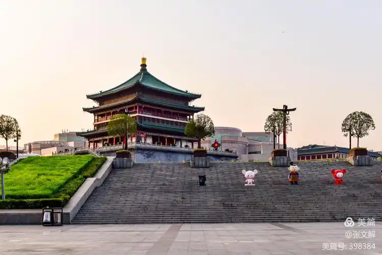 2019年(039)《西安钟鼓楼广场》8月17日