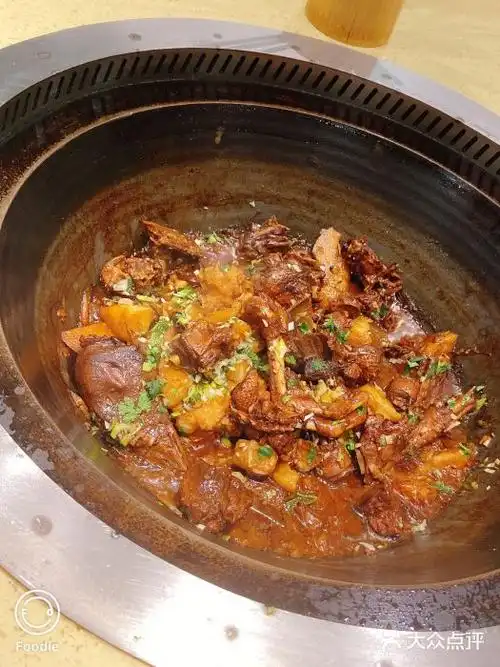 山河屯铁锅炖大鹅整只大鹅图片