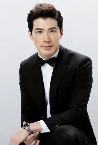 冻龄男神黄少祺:露的是腹肌,拼的是演技