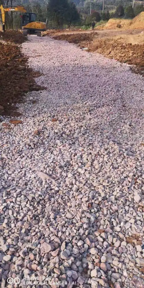 1.4米园路碎石铺设