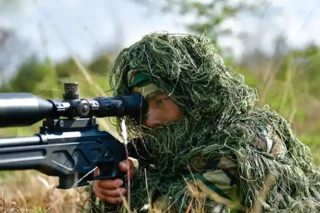 山地丛林带你了解狙击手的训练日常