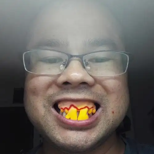 万圣节假牙 龅牙吸血鬼牙齿僵尸门牙 搞笑搞怪整蛊塑胶软牙套现货