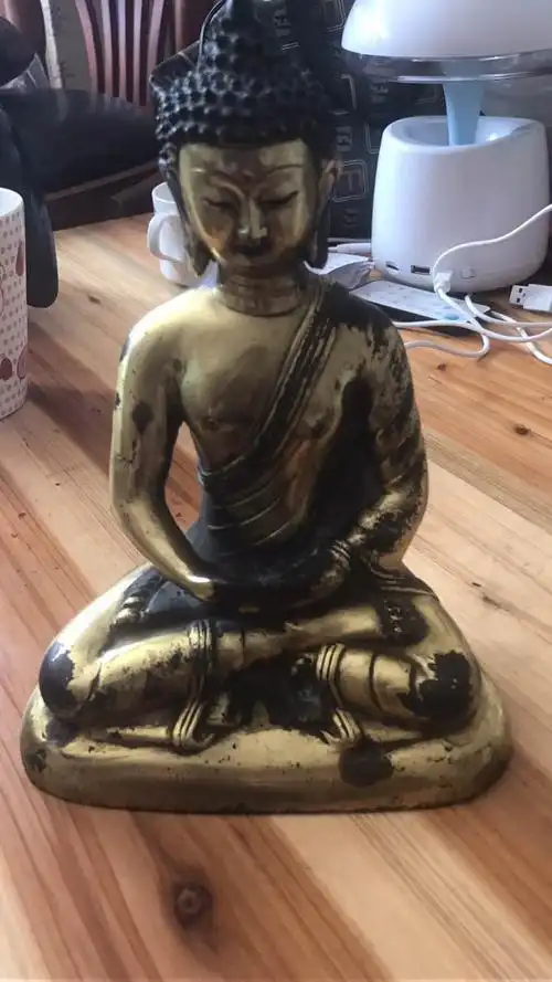 大清乾隆年制的铜鎏金佛像