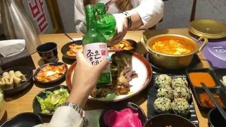 和闺蜜去韩国吃烤肉超级享受,治愈心情