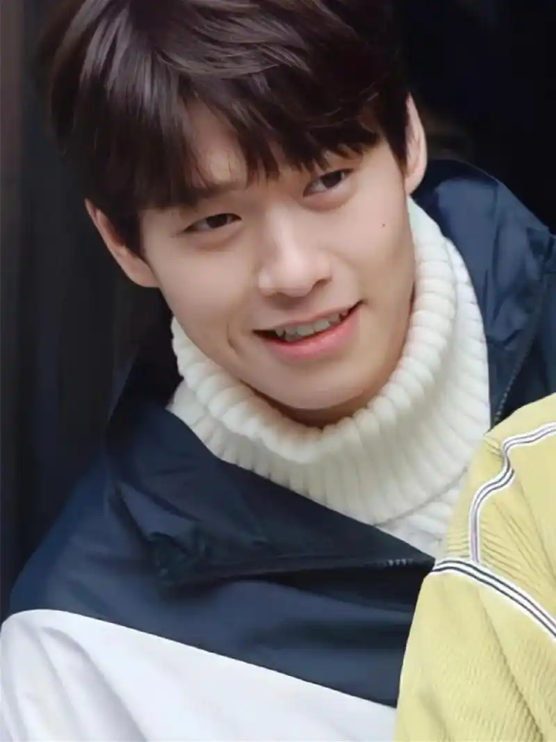 都有一个共同点姐弟恋  魏大勋的三段感情都因为年龄差异而备受瞩目