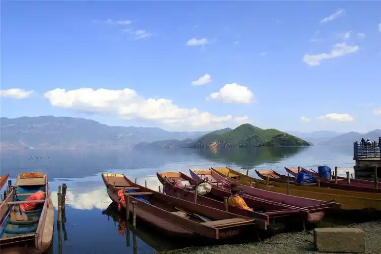 你向往的诗和远方在泸沽湖只是寻常