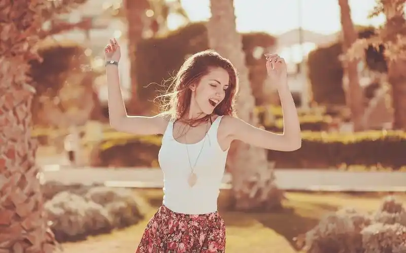 养眼好看的欧美金发碧眼性感美女桌面壁纸(二)