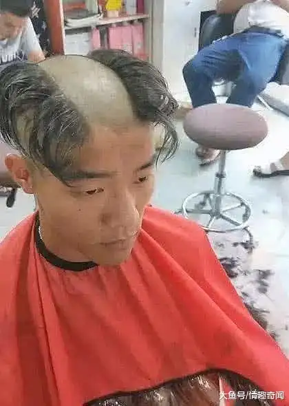 男子的"新潮"发型, 发型师都看蒙了, 世俗限制了我的审美!