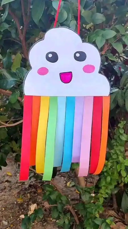 手工制作#用卡纸做一个好看的彩虹挂饰!-度小视