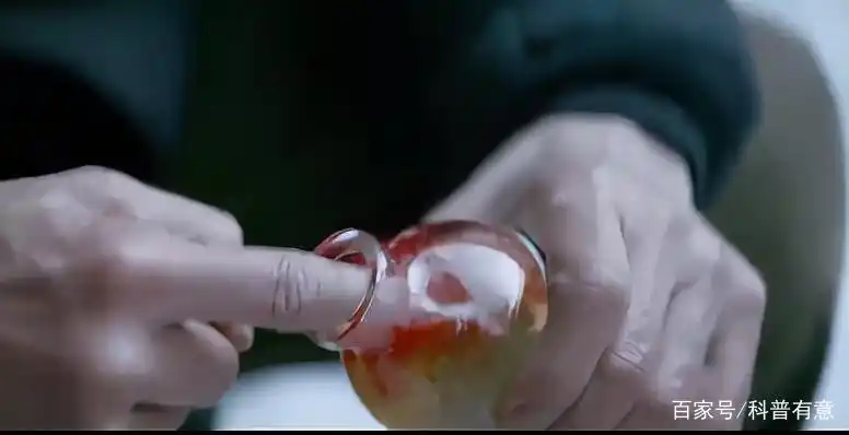 现实版"化骨水",状如清水却能蚀骨,被标注成"弱酸"让人忽视