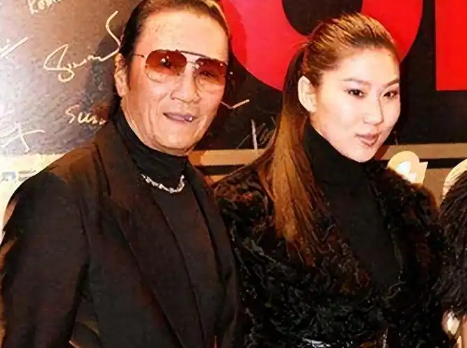 谢贤养了她12年拿青春换了2000万如今38岁的coco过得如何