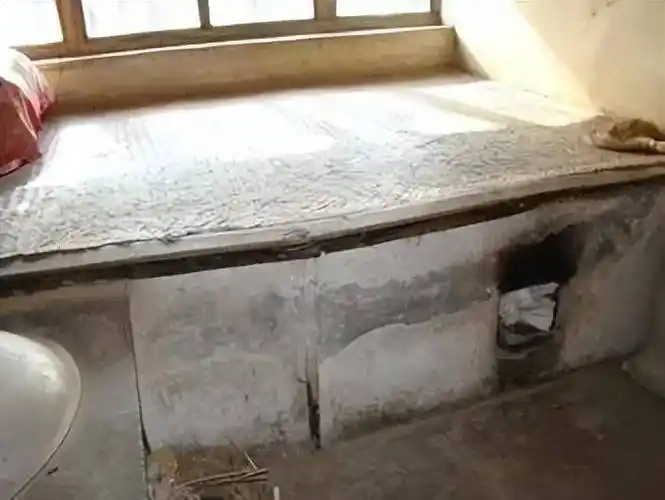 东北农村睡的火炕为什么人都是头朝外枕头掉不下来