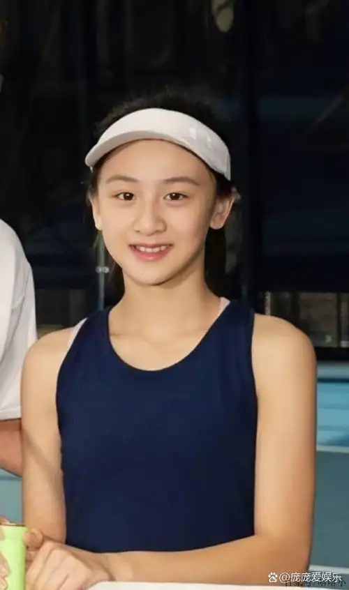 田亮女儿田雨橙和男网现世界第一,女单未来世界第一合影了,真是没有