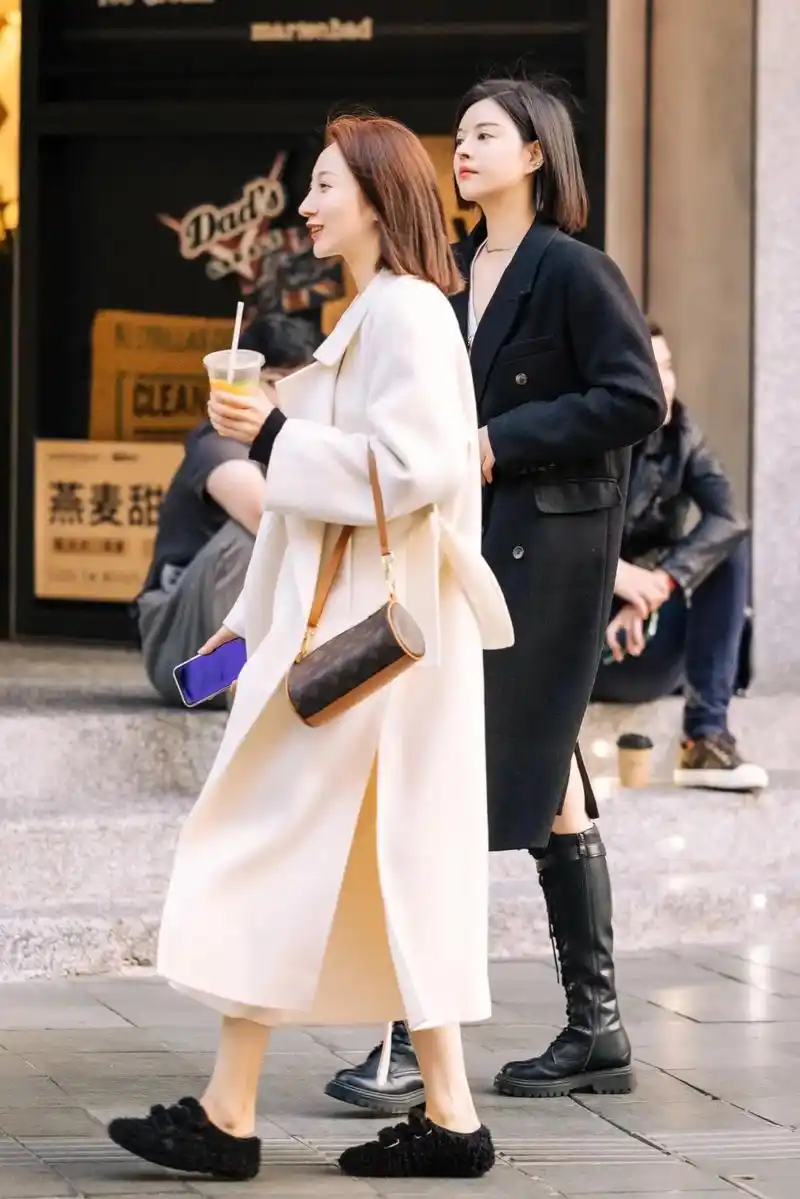 图文伙伴计划 #上海街拍 #时尚穿搭 #街拍小姐 - 抖音