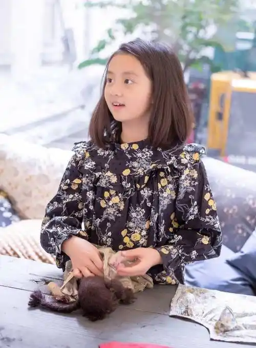 难怪往常黄多多即便还未出道,都能在时髦圈如此受欢