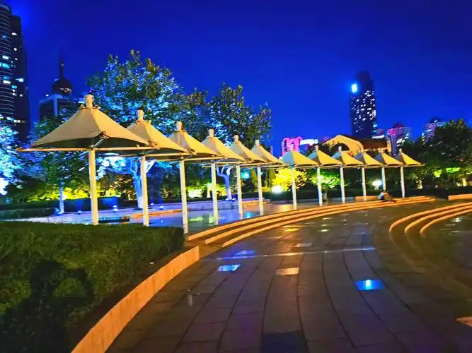 青岛音乐广场夜景一角