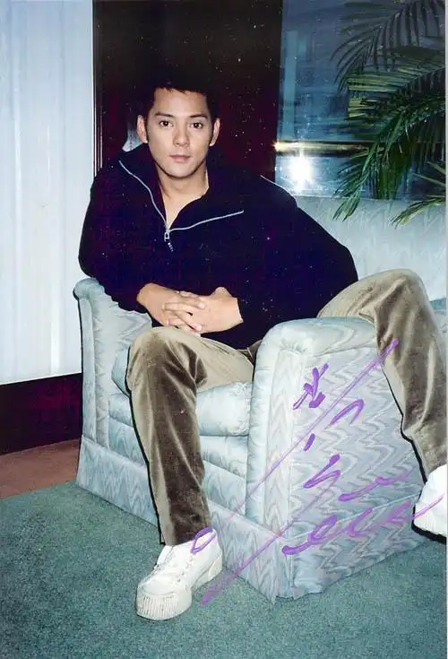 香港演员莫少聪签名照片