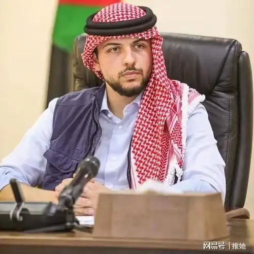 侯赛因国王于1999年2月去世,那时的约旦王国风云诡谲,他的长子