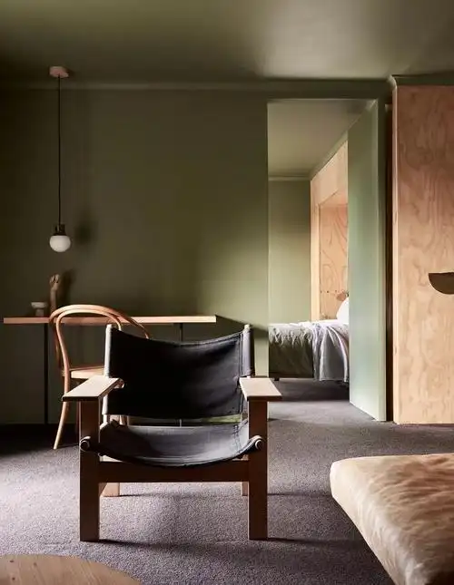 橄榄绿森林摆渡盛夏艺术致敬古典