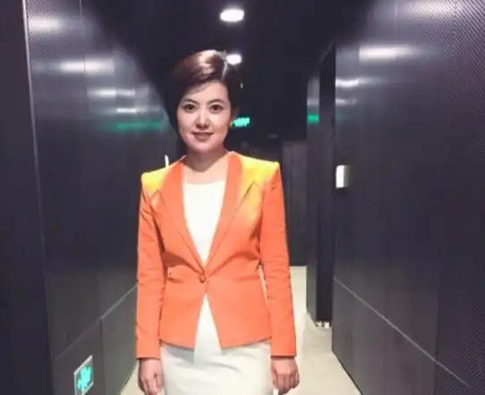 路晨(中央电视台主持人)_尚可名片