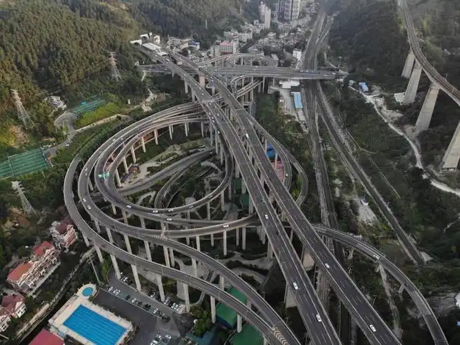 中国因地制宜打造城市社区"15分钟健身圈"