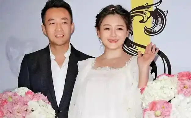 汪小菲过年给具俊晔包红包,朋友赞他大度,汪小菲戴上痛苦面具|大s|大