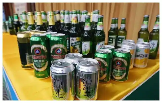 啤酒瓶盖有个小机关轻轻一碰就能用手轻松拧开特方便