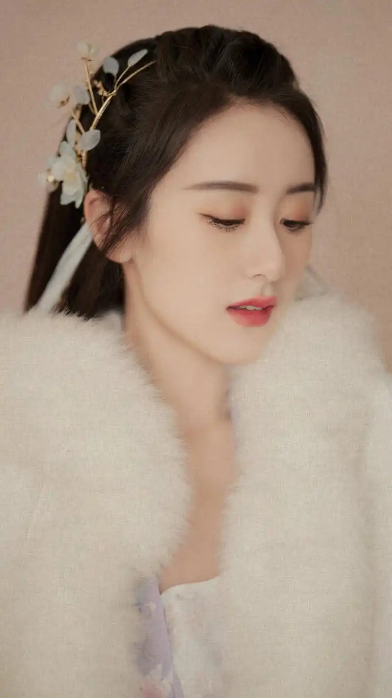 演员袁冰妍,亭亭玉立,气质温柔,来看美美哒照片