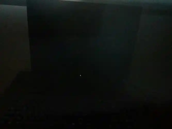 电脑屏幕一直黑屏,主机开了