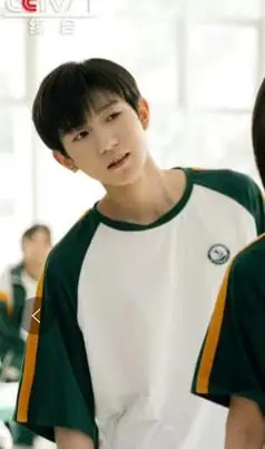 王源追光的日子校园日常剧照##王源追光的日子校服剧照