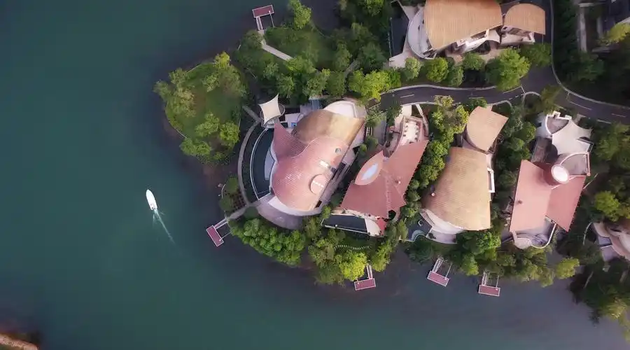 麓湖全景航拍 - 新片场社区