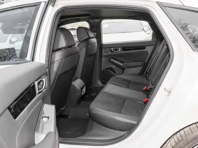 本田店>东风本田>思域>2023款hatchback240turbo手动极劲版>车厢座椅>