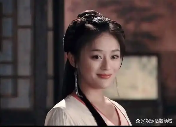 看《秦香莲》的第一幕真的没认出来是袁姗姗,真的好美,尤其眼睛闪亮亮