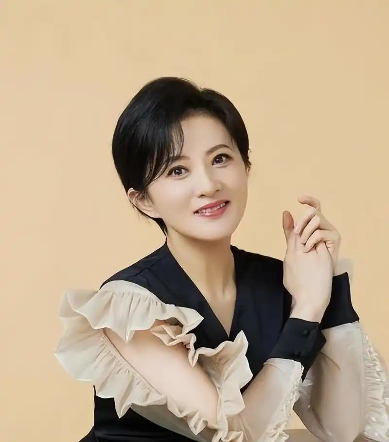 小婉君金铭其实没有长残但为何就是给人普通的感觉