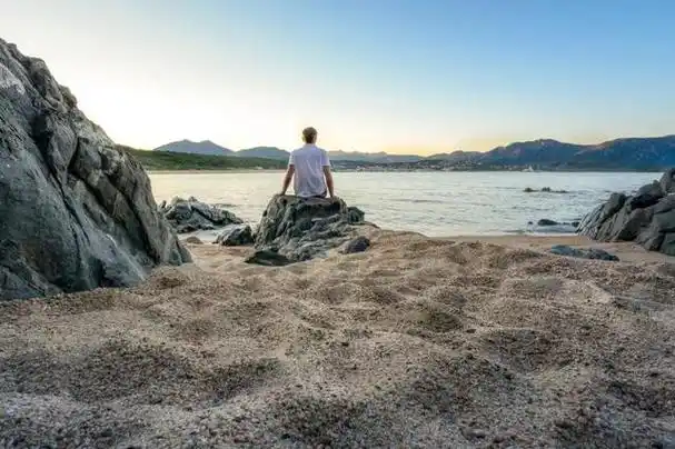 人生下半场:长期乐观,短期悲观,当下愉悦