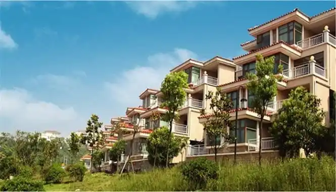 >中国香泉湖国际度假中心项目位于南京市西南部,地处安徽省和县香泉镇